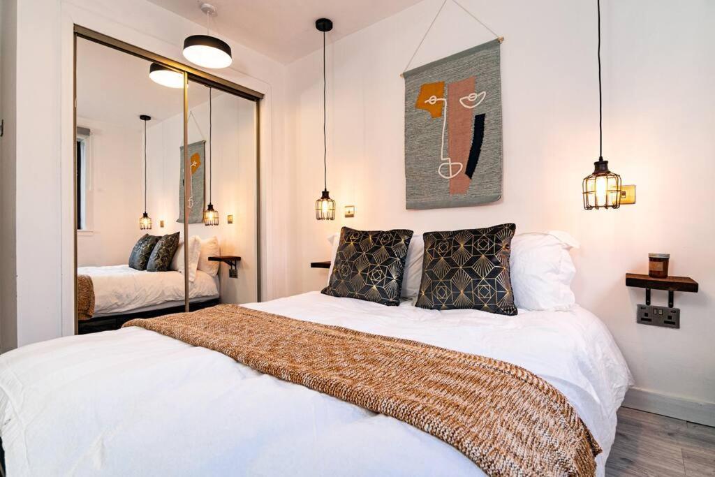Stylish City Pad With Free Private Parking Glasgow Buitenkant foto