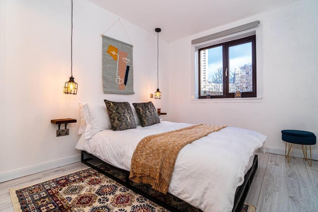 Stylish City Pad With Free Private Parking Glasgow Buitenkant foto