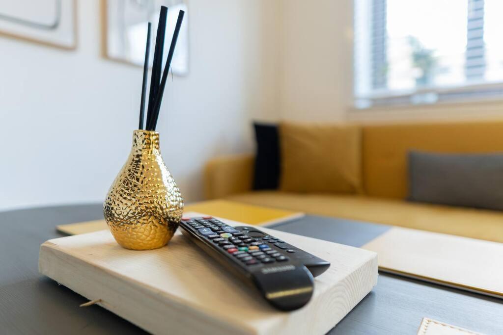 Stylish City Pad With Free Private Parking Glasgow Buitenkant foto