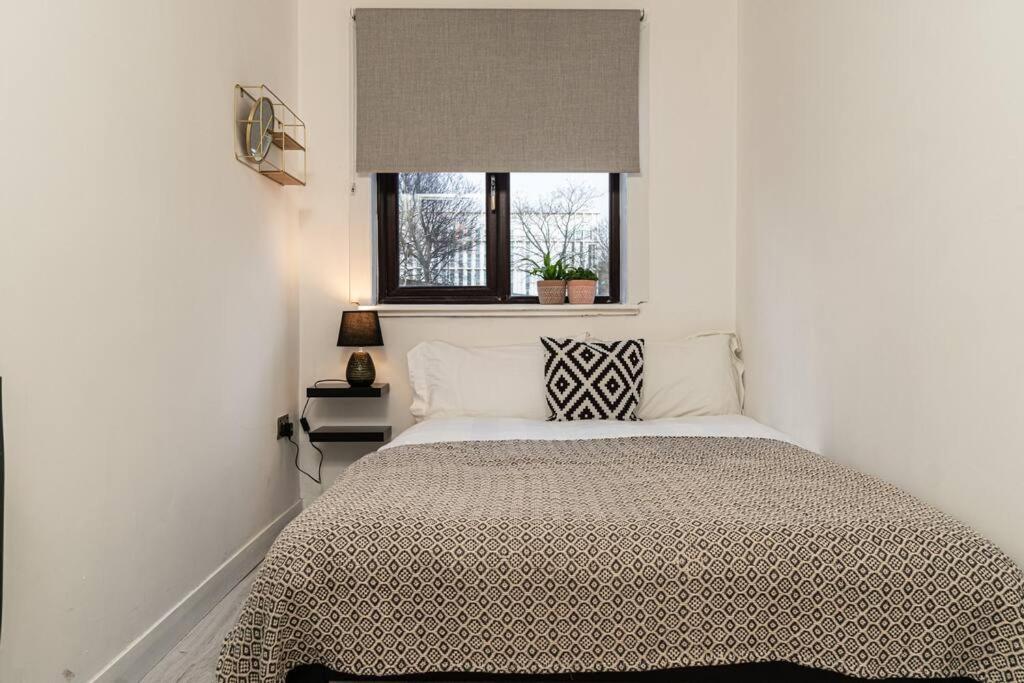 Stylish City Pad With Free Private Parking Glasgow Buitenkant foto