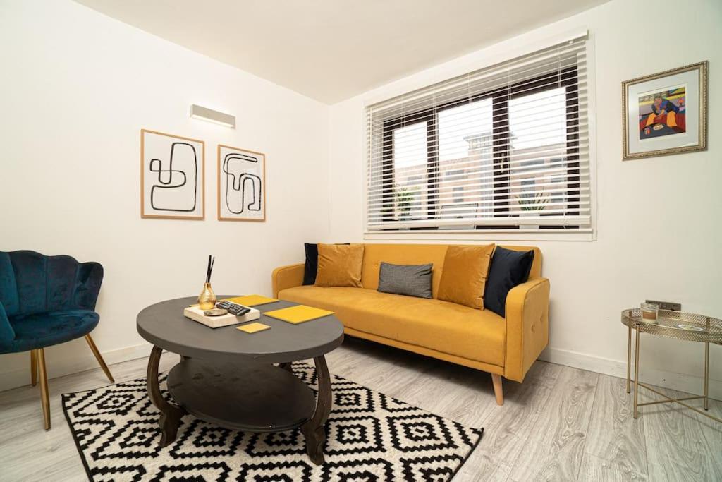 Stylish City Pad With Free Private Parking Glasgow Buitenkant foto